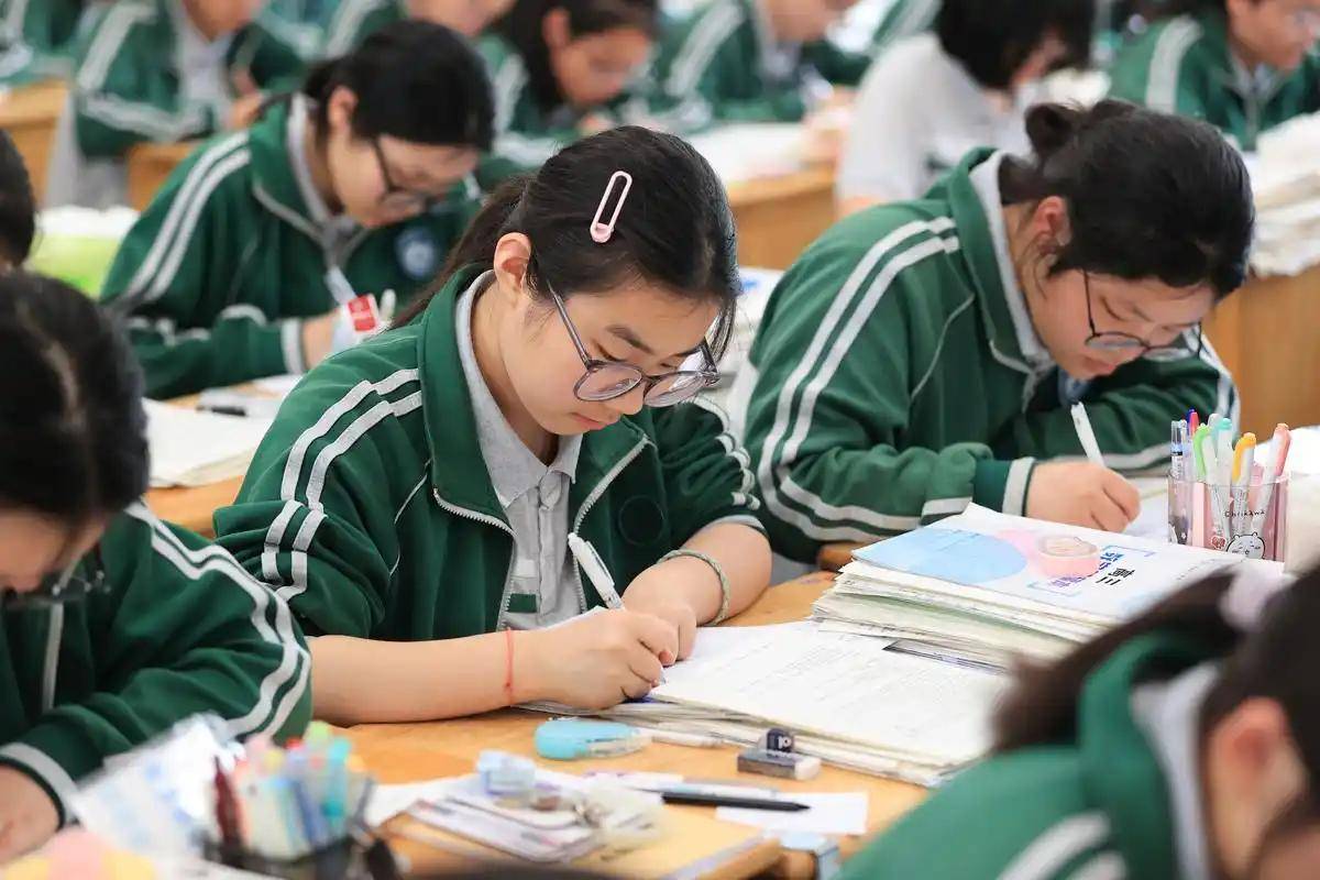 就業前景最好的十大專業排名:選對這些專業畢業不愁找工作:專業前景